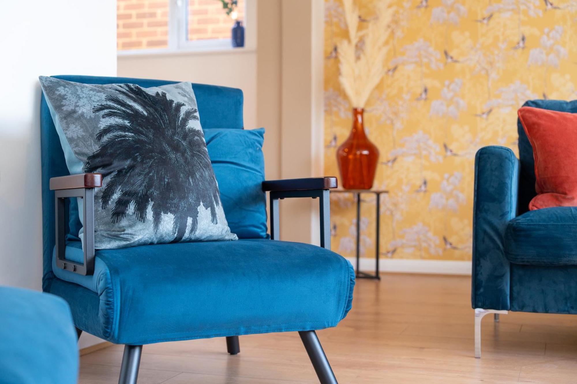 Stylish 4 Bedroom Spacious Retreat With Parking - Sleeps 10 - Families & Contractors Canterbury Eksteriør bilde