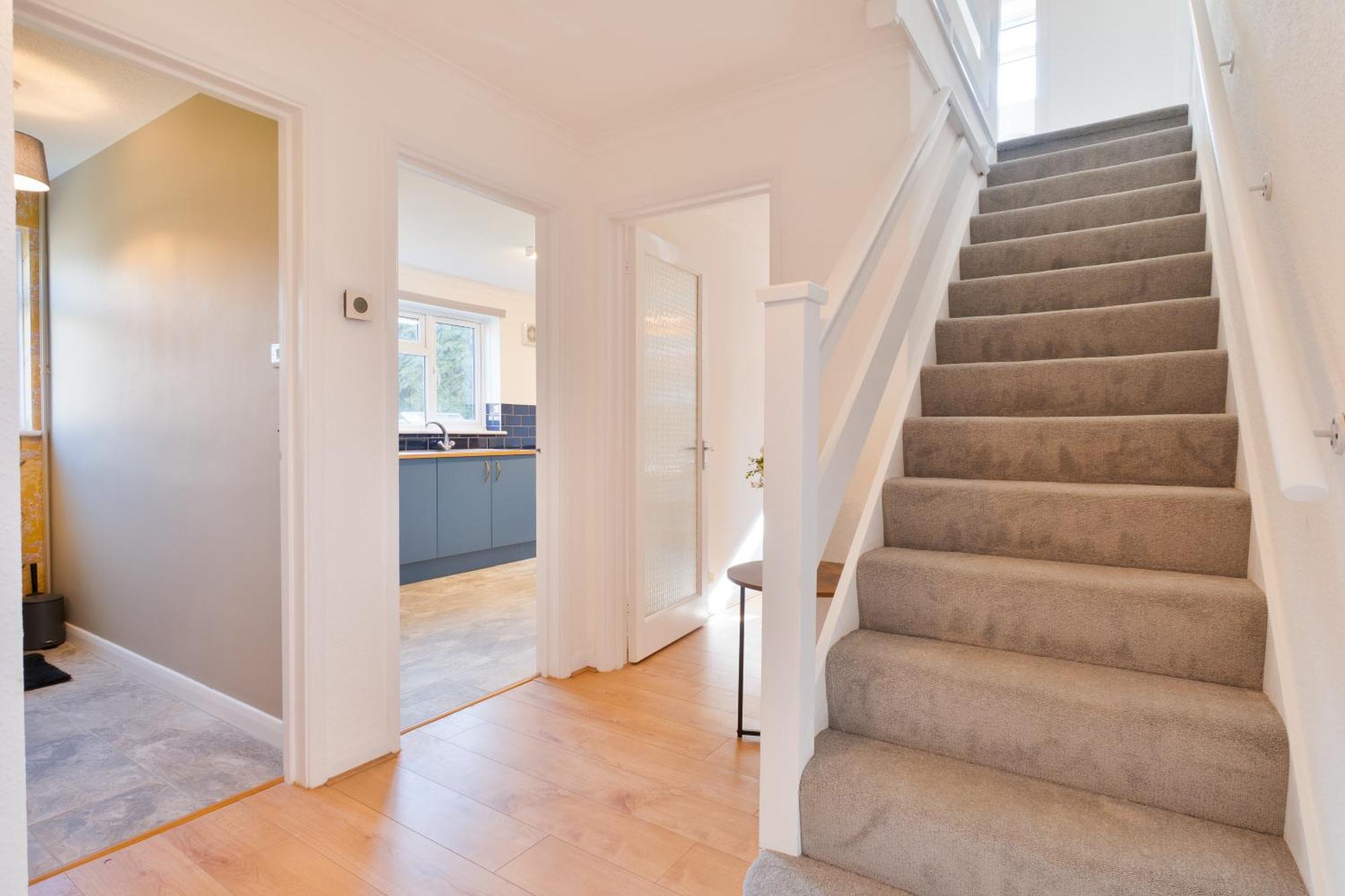 Stylish 4 Bedroom Spacious Retreat With Parking - Sleeps 10 - Families & Contractors Canterbury Eksteriør bilde