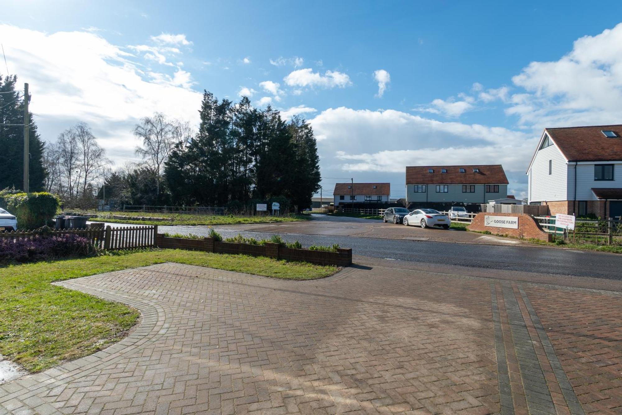 Stylish 4 Bedroom Spacious Retreat With Parking - Sleeps 10 - Families & Contractors Canterbury Eksteriør bilde