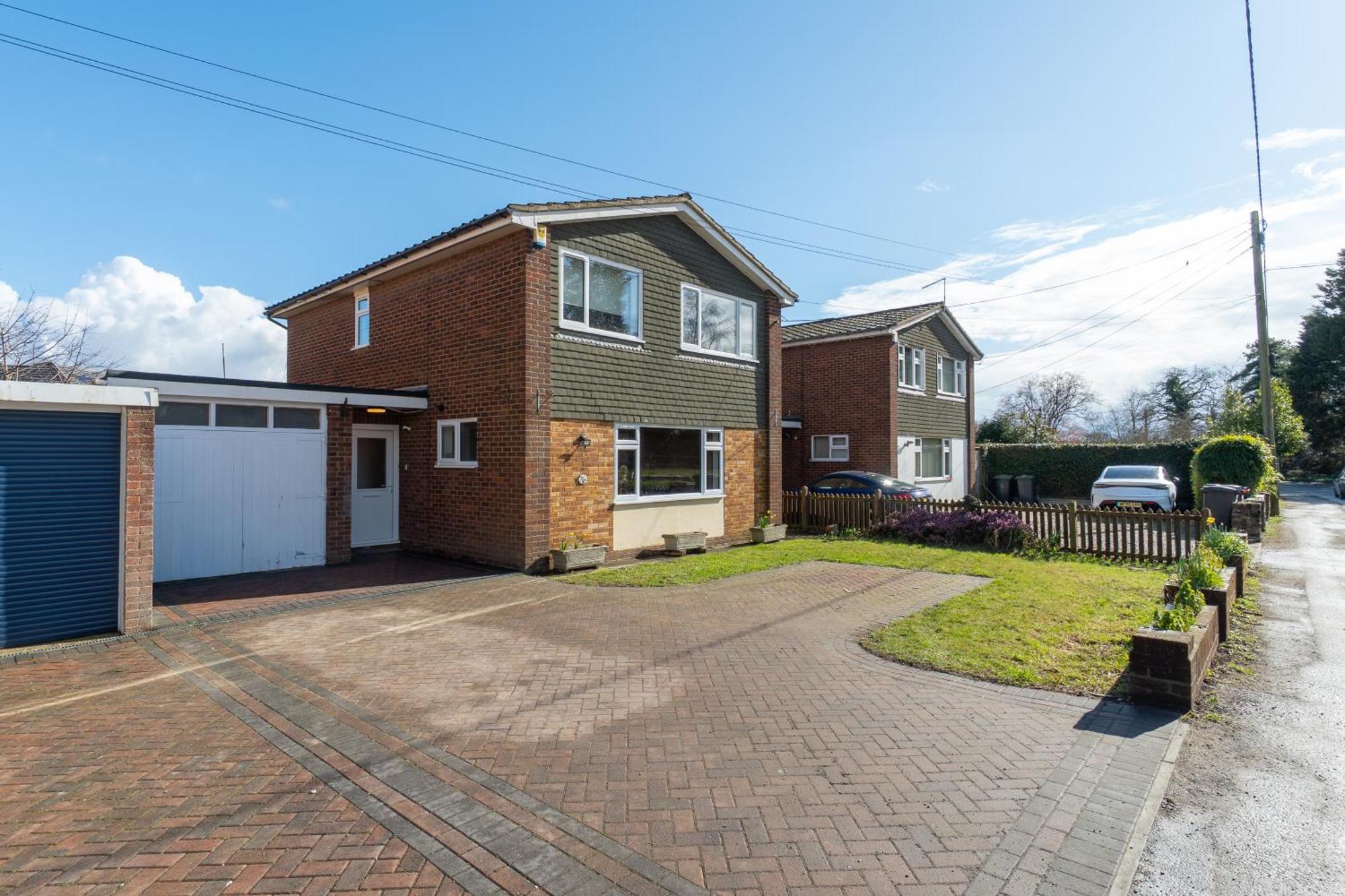 Stylish 4 Bedroom Spacious Retreat With Parking - Sleeps 10 - Families & Contractors Canterbury Eksteriør bilde
